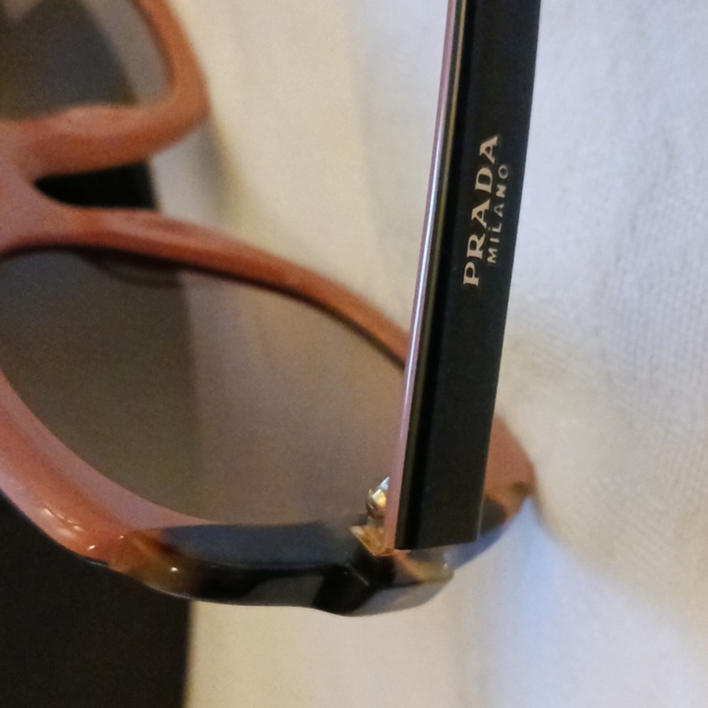 COPY - PRADA Sunglasses - Picture 5 of 10